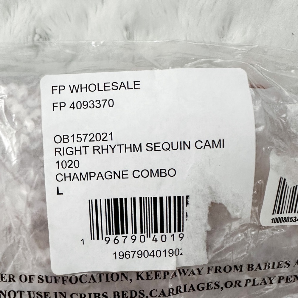NWT- FREE PEOPLE Right Rhythm Sequin Cami Top ||
CHAMPAGNE COMBO - Picture 8 of 13